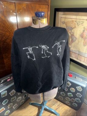 Full Tilt Skeleton Skateboarding Sweatshirt Mens Size L Black Crew Neck